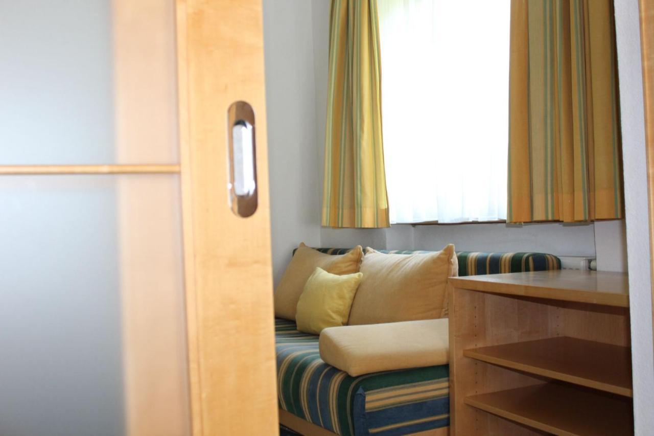 Wanderhotel Garni Cresta Шрунс Екстер'єр фото