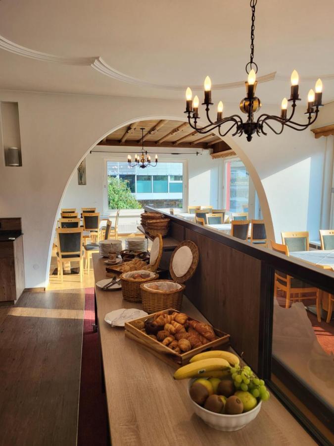 Wanderhotel Garni Cresta Шрунс Екстер'єр фото