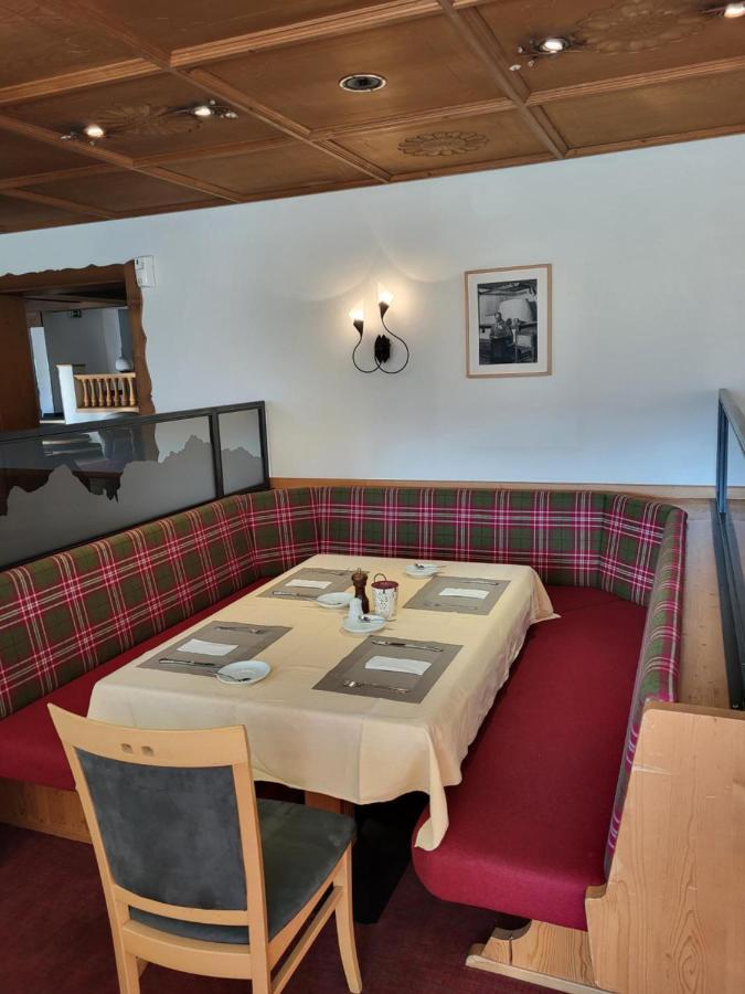Wanderhotel Garni Cresta Шрунс Екстер'єр фото